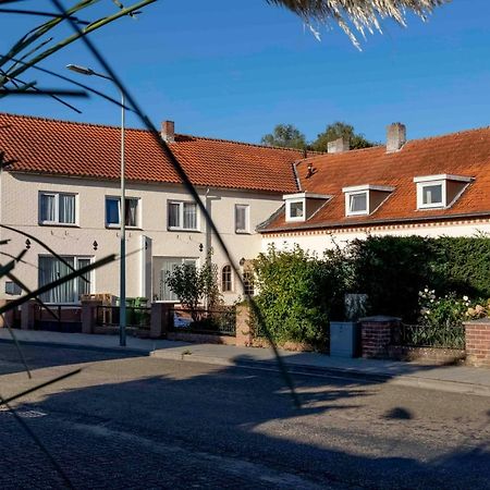 B&B AntoniushoeveLomm エクステリア 写真